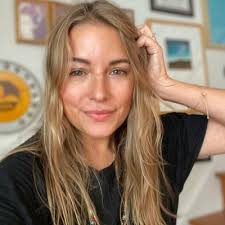 Ami Solomon (@amisol)