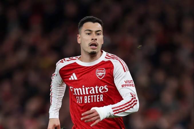 Arsenal's Gabriel Martinelli not expected to face FA sanction for pushing  referee Sam Barrott - The Athletic