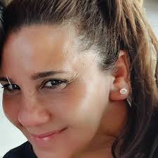 Fuerza por favor! No bajes los brazos por tu hija y por vos!