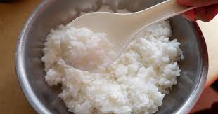 Pilaf merupakan teknik pewarnaan beras dengan menggunakan minyak atau mentega agar lebih coklat sebelum memasaknya dengan air, tuturnya. Cara Mudah Untuk Masak Nasi Sushi Cerita Huda By Huda Halid
