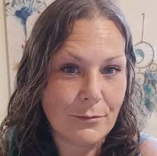 Hi wild people 👋🏼 I moved into my house recently and I now have an  enormous garden. I've decided I want I mixed clover lawn instead of your  typical pristine cut grass