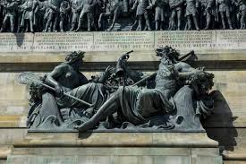 Starten sie in rüdesheim und fahren sie mit der seilbahn zum niederwalddenkmal. Die 15 Besten Sehenswurdigkeiten In Rudesheim Am Rhein Fritzguide