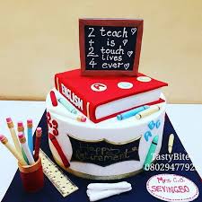 Beautiful Detailed Retirement Cake Design For A Teacher Tastybitesng Cakebakeoffng Cbocakes Instalove Li Cake Blog Retirement Cakes Cake