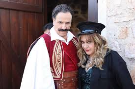 Οι τρεις πρώτες σεζόν της σειράς προβλήθηκαν από το 2003 έως το 2006. Ola Osa 8a Doyme Sthn Apopsinh Premiera Toy Kafe Ths Xaras Zinapost Gr