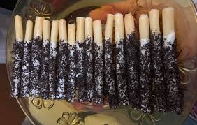 Resepi popia/ ini menyediakan pelbagai resepi popia dengan rasa yang sedap , dengan kaedah memasak yang sangat ringkas dan mudah untuk di cuba sendiri di rumah untuk hidangan keluarga. Resepi Popia Pepero Kegemaran Ramai Iluminasi
