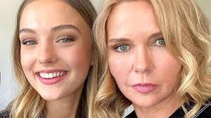 Actress diana koerner and her dauther lara joy koerner attend the opening night of the nibelungen festival on july 31, 2015 in worms, germany. Leeres Nest Auszug Von Tochter War Fur Veronica Ferres Hart Promiflash De