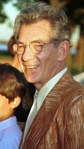 Il y a 25 ans jour pour jour, la Première Mondiale de 'X-Men' avait lieu à  Ellis Island à New York. (12 juillet 2000) : r/Fauxmoi