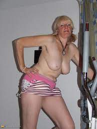 Mature Magazine Mature Slut Working The Hometrainer Naked Mature Magazine  Good Sex Porn 144855 | Hot Sex Picture