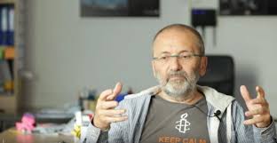 Iată comunicatul dat de activewatch, legat de urmărirea penală față de semijurnaliștii de la skynews. Mircea Toma Platforma Matache