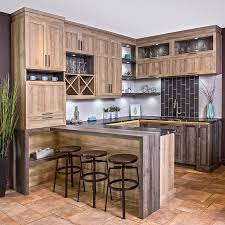 Armoires De Cuisine Rustique Chic En Melamine Avec Comptoir De Granit Et Stratifie Rustic Kitchen Cabinets Modern Kitchen Rustic Kitchen