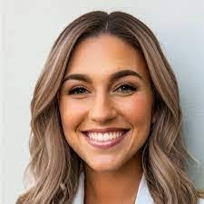 Kara Vick's Instagram, Twitter & Facebook