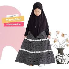Motif gamis yang sedang tren biasanya motif floral. Set Gamis Anak Katun Jepang Warna Hitam Motif Polkadot Naya Series By Abatiy Shopee Indonesia
