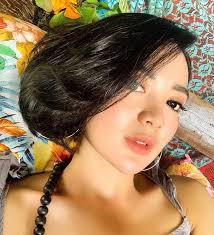 Gimana joged kita nih guys? Wika Salim Tak Grogi Gantikan Vega Di Edisi Perdana Bareng Tukul Arwana Bajunya Bikin Salah Fokus Fotografi Kecantikan Bikini Fotografer