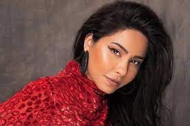تألقت الفنانة شيرين عبد الوهاب في ارتداء فستان لونه بيج من الشيفون اللامع مبطن ببطانة من الكريب والفستان ثلاث أرباع كم ومزين أخر صيحات الأزياء للفنانة شيرين عبد الوهاب 2021. Ne7na Magazine Ù…ØªØ§Ø¨Ø¹Ø© Ù†Ø­Ù†Ø§ Ø´ÙŠØ±ÙŠÙ† Ø¹Ø¨Ø¯ Ø§Ù„ÙˆÙ‡Ø§Ø¨ ØªØ«ÙŠØ± Ø§Ù„ØªØ³Ø§Ø¤Ù„Ø§Øª ÙˆØ§Ù„ØªÙƒÙ‡Ù†Ø§Øª Ø¨ÙŠÙ† Ø¬Ù…Ù‡ÙˆØ±Ù‡Ø§ Ne7na Magazine