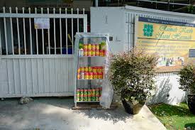 Pemohon ialah warga emas berumur 60 tahun dan ke atas. Communities In Need In The Klang Valley Turn To Ayamwithyou Community Pantries By Anjung Singgah And Pertubuhan Kebajikan Kasih Nurul Hasanah Zulyusmar Com Malaysian Lifestyle Food Beverages Travel Technology And