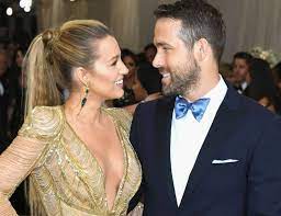 Blake ellender lively was born blake ellender brown on august 25, 1987 in los angeles, california to elaine lively & ernie lively. Reinolnts Laibli Sthn Prwth Fwtografia Mazi Me To Neogennhto Mwro Toys In Gr
