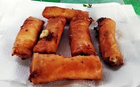 If you're lucky, there will be a piece of ripe jackfruit tucked inside, which lends a fruity aroma to the mildly flavored bananas. Banana Turon With Cheese A Filipino Snack Steemit