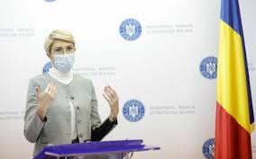 Fie îşi continuă activitatea până la 70 de ani, cu suspendarea. Primul Pas Pentru Interzicerea Cumulului Pensie Salariu Cine Sunt Cei Care ScapÄƒ Cu Leafa IntactÄƒ Chiar DacÄƒ Primesc Zeci De Mii De Lei Pe LunÄƒ