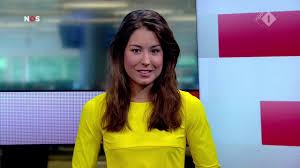 In de oude fabriekstraat stond de tafel van de avondetappe opgesteld, van. Amber Brantsen Nos Journaal Presentatrice 16 Augustus 2017 13 00 Uur Dag Journaal Middag Nieuws Youtube