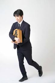 藤井聡太王将「違った景色求めて」頂上目指し初心で挑む初の防衛戦 まだ“森林限界”手前― スポニチ Sponichi Annex 芸能 さん