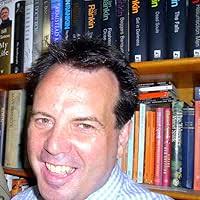 Lucia Triumphant (Mapp & Lucia #8) by Tom Holt