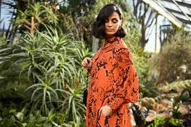 September 8, 1994 place of birth: Lala Berlin Kleid Danika Rot Soren Fashion