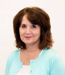 Lynn Woolf's Instagram, Twitter & Facebook