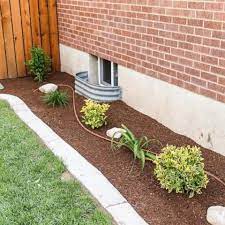 When i build the mold, should the mold overlap the existing concrete edge some, allowing the existing concrete edge. Install Concrete Landscape Edging Aka Concrete Border Twofeetfirst