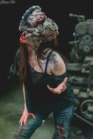 These monsters are a more dangerous version of the infected and without proper precautions an encounter with them can lead to immediate death of the hero. The Last Of Us Clicker Cosplay