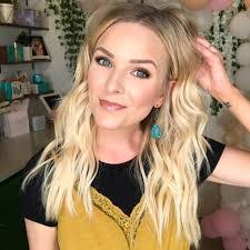 Kendra Carden's Instagram, Twitter & Facebook