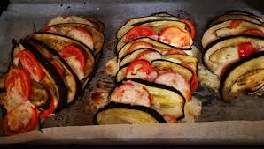 · la terrina di melanzane e mozzarella è un piatto sfizioso, ricco e saporito da servire come secondo, piatto unico o antipasto nel menu settimanale per tutta la famiglia o per una cena con amici. Melanzane A Libro Con Pomodori E Mozzarella Cucina Chiacchierina