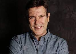 Biografía de Carlos Mata