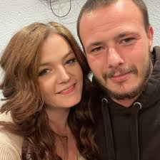 Does anyone have any 12-18 month girls clothes please, also happy to pay 😊