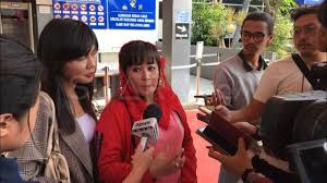 Bahkan dewi tanjung mengaku tak percaya dengan status habib rizieq yang merupakan keturunan nabi muhammad. Fpi Malas Tanggapi Dewi Tanjung Yang Minta Poster Habib Rizieq Dibongkar