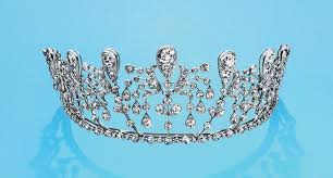 Divine jewels pays tribute to these exceptional jewels and reflections of the maison's virtuosity for more than two centuries. A New Book Is Dedicated To Chaumet Tiaras National Jeweler