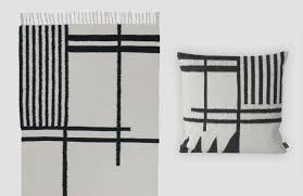 Weitere ideen zu einrichten und wohnen, webteppich, gewobener teppich. Ferm Living Kelim Teppich Kissen Schwarz Weiss 2018 Unhyped