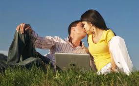  Romantic Kisses Hd Wallpaper Hd Wallpapers Happy Kiss Day Couple In Love Photography Kiss Day Images