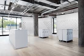 Dort wartet die monkey bar auf dem 25hours hotel bikini berlin auf berliner nachtschwärmer. Mykita Shop Optiker Sonnenbrillen Und Brillen In Berlin