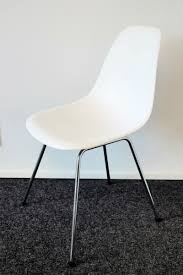 Free 3d eames chair models for download, files in 3ds, max, c4d, maya, blend, obj, fbx with low poly, animated, rigged, game, and vr options. Stuhl Eames Plastic Chair Dsx Weiss Von Vitra Stilleben Sale