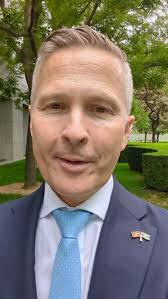 Hear from our President Dr Michael Wright about our plan to halve  out-of-pocket costs and get more GPs in communities across Australia. Find  out more via our Linktree.