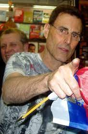 Uri geller was hounded from his home country of israel and then from his adopted country of america. File Uri Geller In Russia Jpg Wikimedia Commons