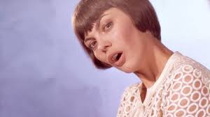 Sie war in begleitung ihrer mutter marcelle zu gast. Schlagerlegende Mireille Mathieu Der Spatz Von Avignon Swr4