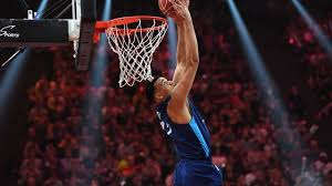 Mais un match de basket dure 40 minutes et à travers le discours qu'un vieux coach peut avoir avec un jeune public, la différence de niveau à la le basket est un sport collectif avant tout et l'altruisme est une valeur primordiale pour avancer. Basket Amine Noua L Enfant De Villeurbanne Vise Toujours Plus Haut L Express