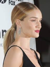 Queue de cheval originale et simple 🌸 coiffure avec tresse, facile à faire dans ce tuto coiffure je vous montre comment realiser. Coiffure 30 Idees De Queues De Cheval Originales Gala