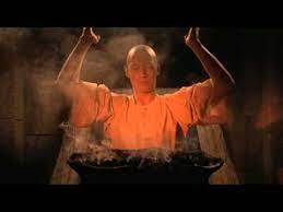 A dragon on the left arm (nearest the heart) and the tiger on the right arm. Kung Fu Shaolin Kwai Chang Caine Youtube