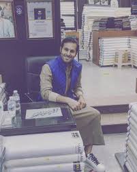 من هي زوجة علي كاكولي ويكيبيديا ، علي كاكولي ممثل ومغني كويتي معروف في الوسط الفني ، لديه قاعدة جماهيرية كبيرة جدًا في العالم العربي ، وخاصة في دول الخليج ، ولد في 20 أكتوبر 1986 م ، وهو في منتصف الثلاثينيات من عمره عن عمر. Alikakoooli86 Alikakoooli86 Twitter