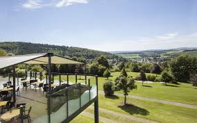 Willkommen - Hotel zum Hallenberg in Schmallenberg-Bad Fredeburg im  Sauerland