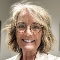 300+ "Suzanne (rn)" profiles