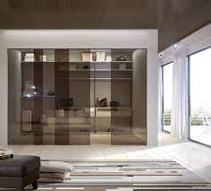 Le opzioni più gettonate sono quelle in legno, laccate, in vetro o laminate, ciascuna coi suoi pro e i suoi contro. Cabina Armadio Su Misura Porte Sistemi Henry Glass