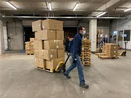 Bitte beachten sie die gebrauchsanweisung, mindesthaltbarkeit: Die Schutzmasken Sind Da Die Neue Sudtiroler Tageszeitung